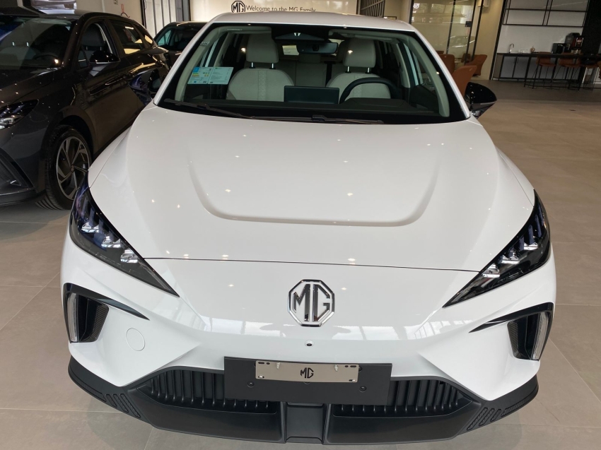 mg 4 xpower 435cv eletrico1