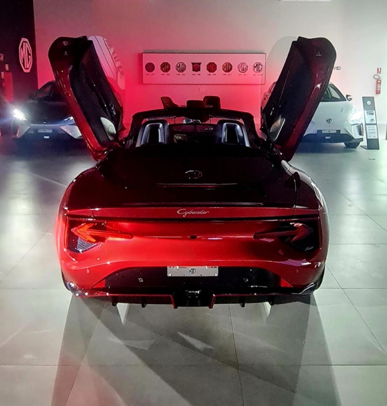 mg cyberster awd 2026/27 | roadster eletrico tracao integral 0 km5