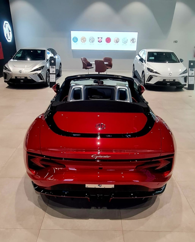 mg cyberster awd 2026/27 | roadster eletrico tracao integral 0 km4