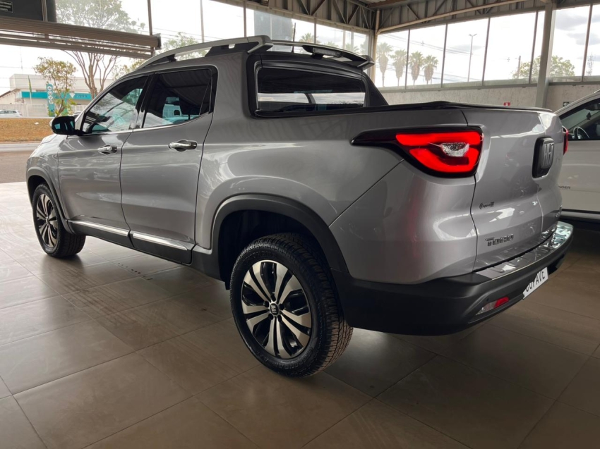 fiat toro 2.0 16v turbo diesel volcano 4wd at9 1.0 4p automatico 20238