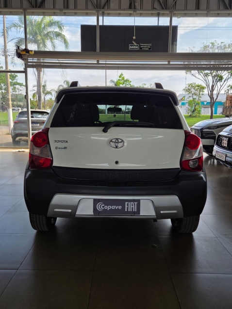 toyota etios 1.5 xls 16v flex 4p manual 20141
