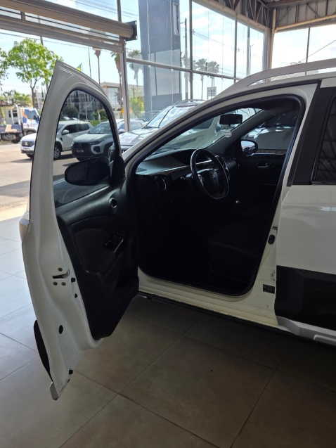 toyota etios 1.5 xls 16v flex 4p manual 20145