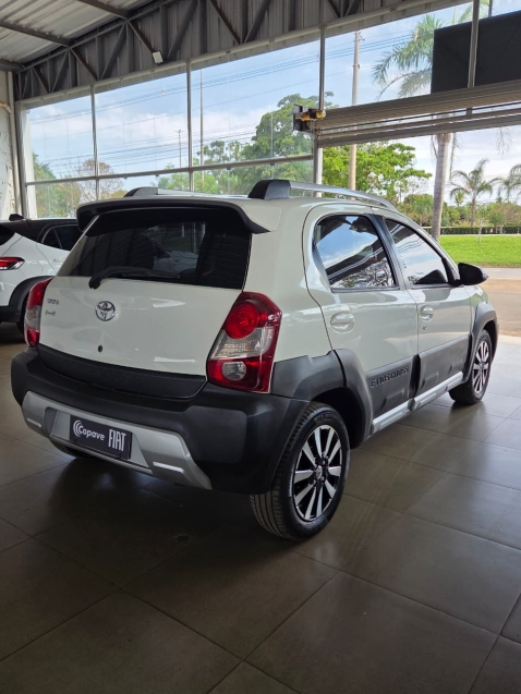 toyota etios 1.5 xls 16v flex 4p manual 20143