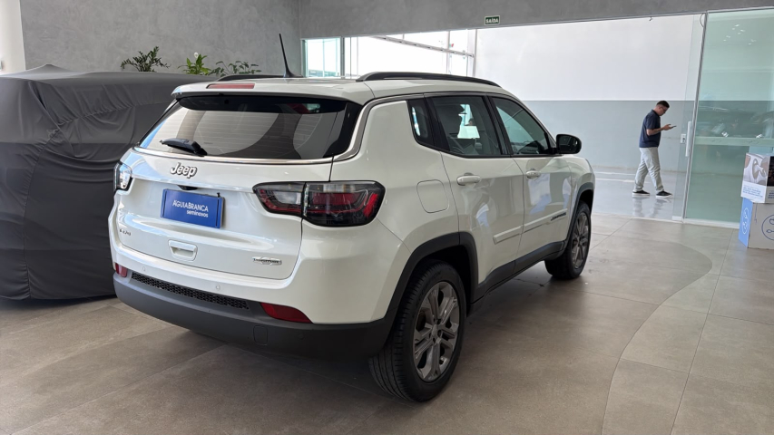 JEEP COMPASS 1.3 T270 TURBO FLEX LONGITUDE AT6 8