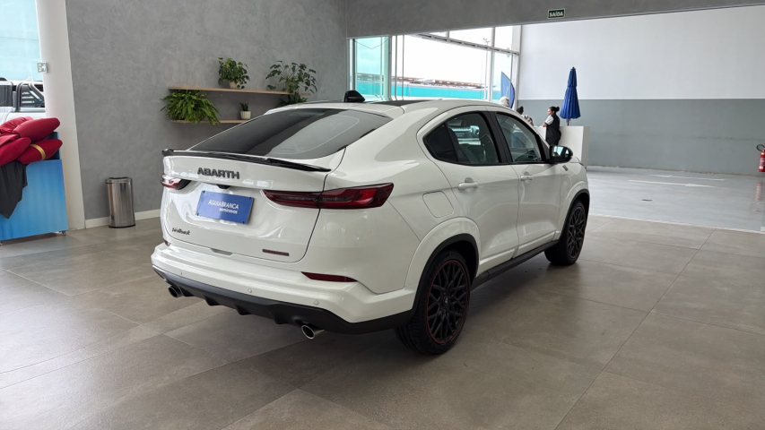 Fiat FASTBACK 1.3 TURBO 270 FLEX ABARTH AT6 10