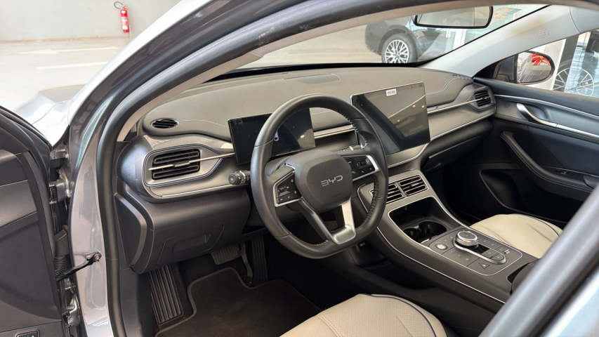 BYD KING 1.5 DM-I PHEV GL AUTOMÁTICO 11