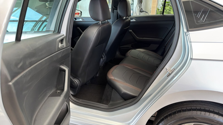 Volkswagen VIRTUS 1.0 200 TSI HIGHLINE AUTOMÁTICO 18
