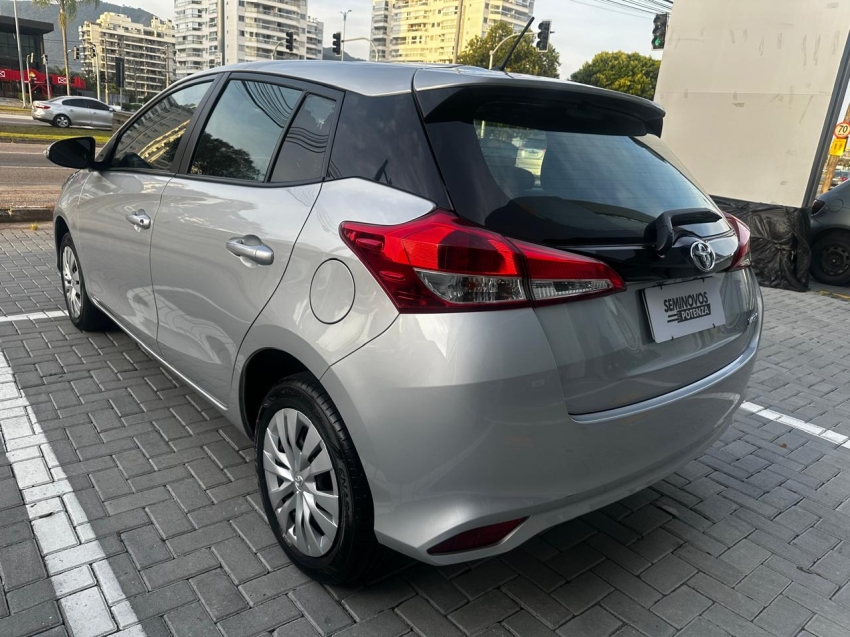 toyota yaris 1.5 16v flex xls multidrive 4p automatico 20253