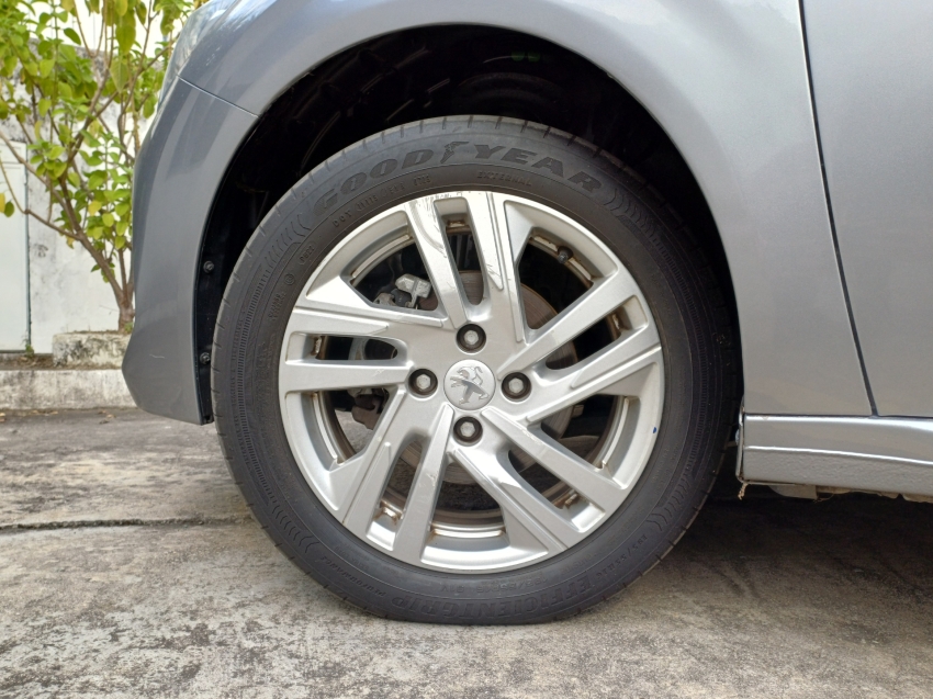 peugeot  208 1.6 16v flex active at6 23/24 seminovo10