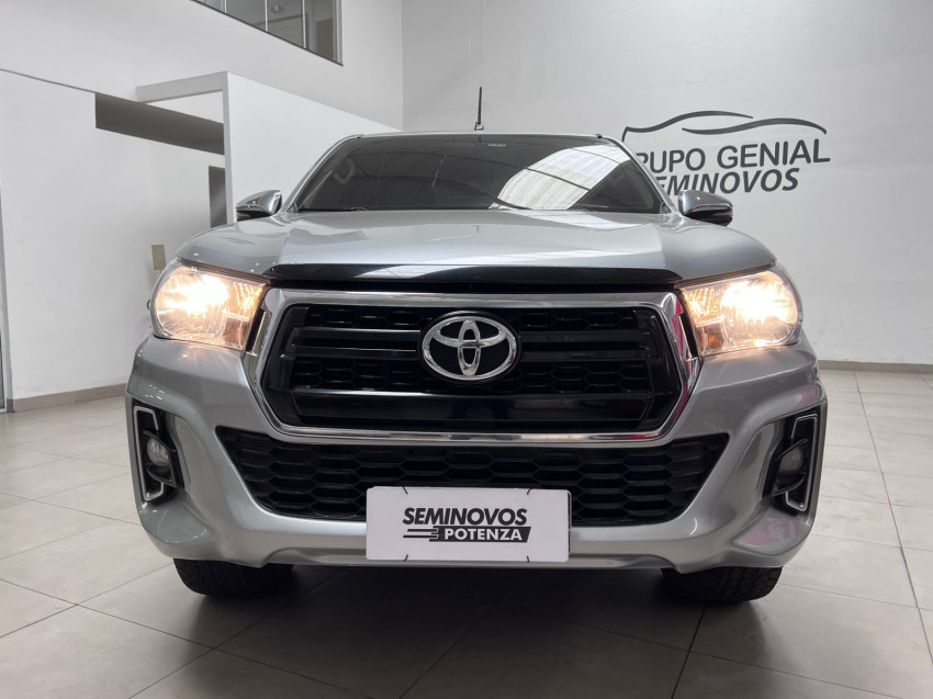 toyota hilux 2.8 srv 4x4 cd 16v diesel 4p at 19/20 seminovo