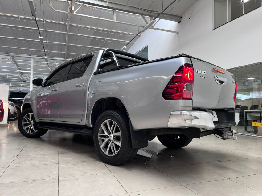 toyota hilux 2.8 srv 4x4 cd 16v diesel 4p at 19/20 seminovo5