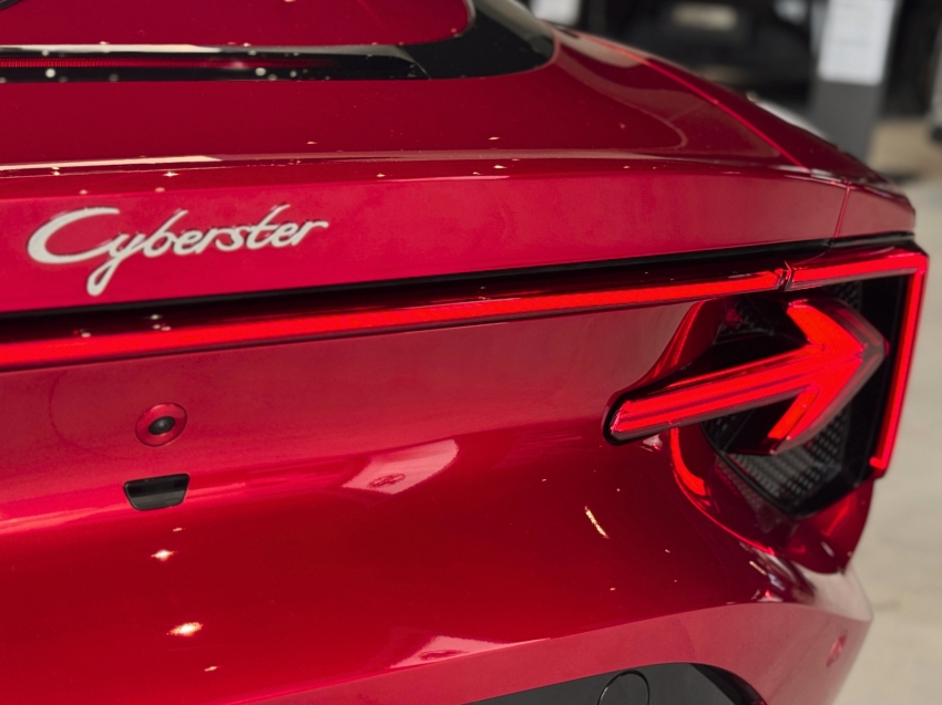 mg cyberster 77 kw eletrico gt awd 26/26 0km8