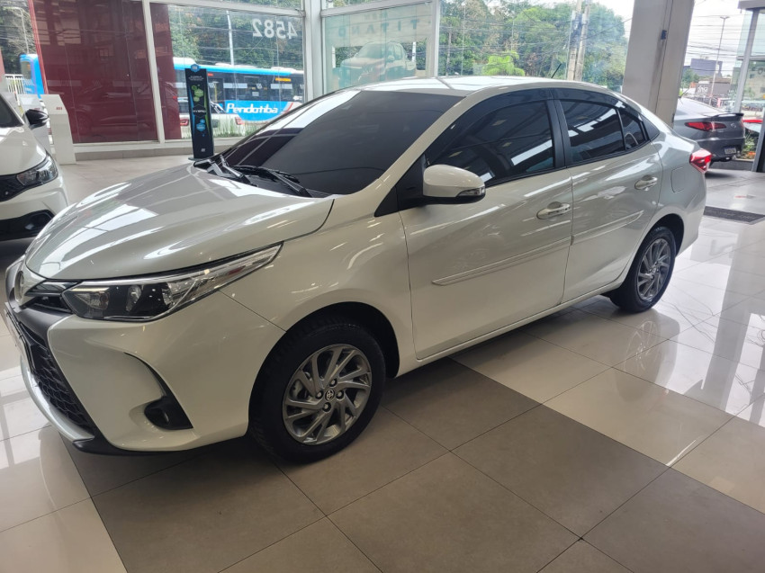 toyota yaris 1.5 16v flex sedan xs multidrive 24/25 seminovo2