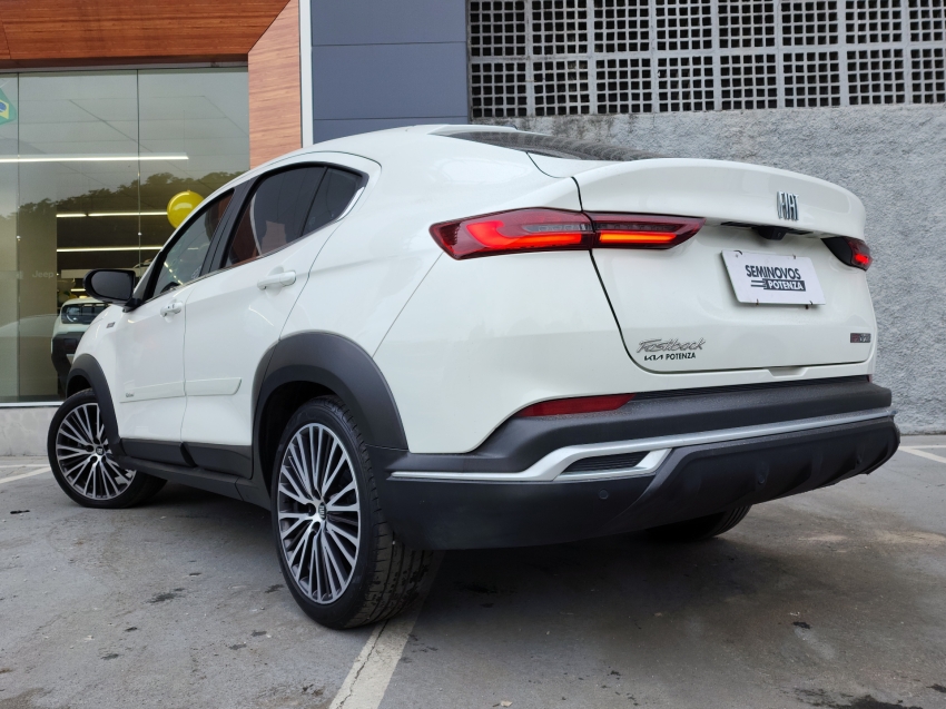fiat fastback 1.3 turbo 270 flex limited edition at6 24/25 seminovo4