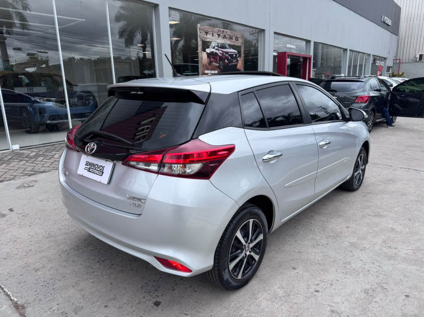 toyota yaris hatch xls 1.5 motor com teto solar3