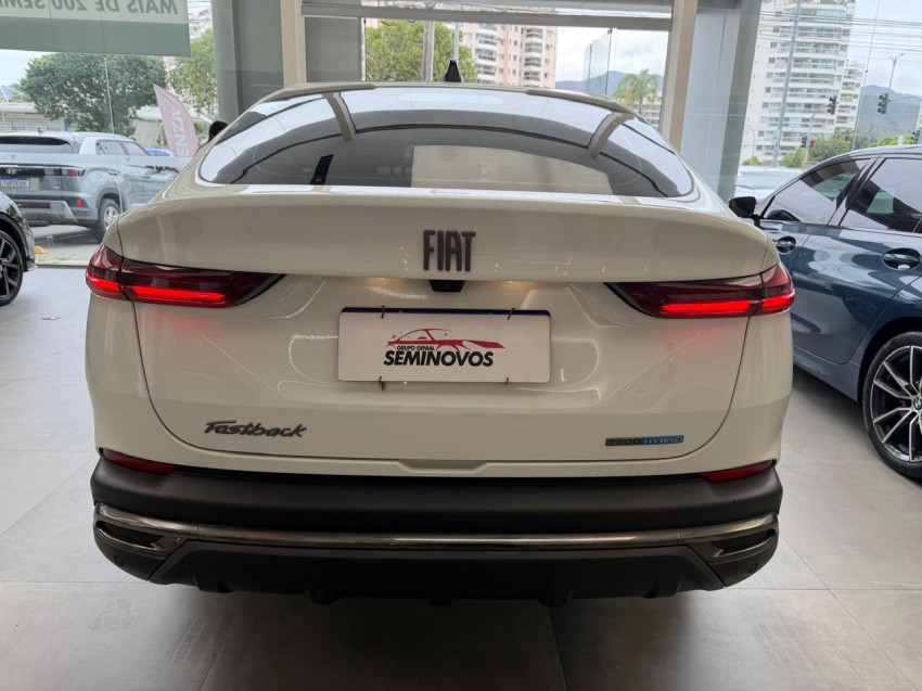 fiat fastback 1.0 turbo 200 hybrid impetus cvt 25/26 seminovo4
