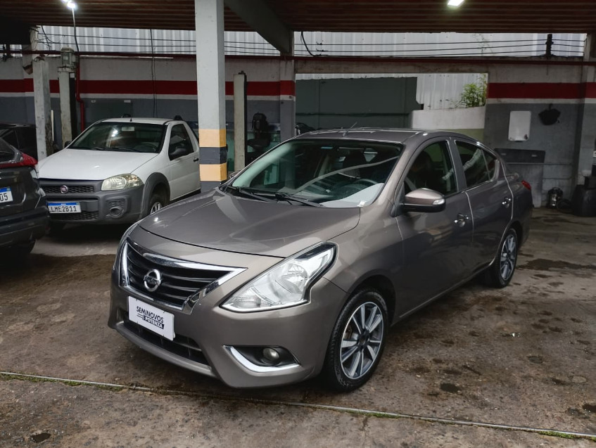 NISSAN VERSA 1.6 16V FLEXSTART SL 4P XTRONIC 17/18 SEMINOVO2