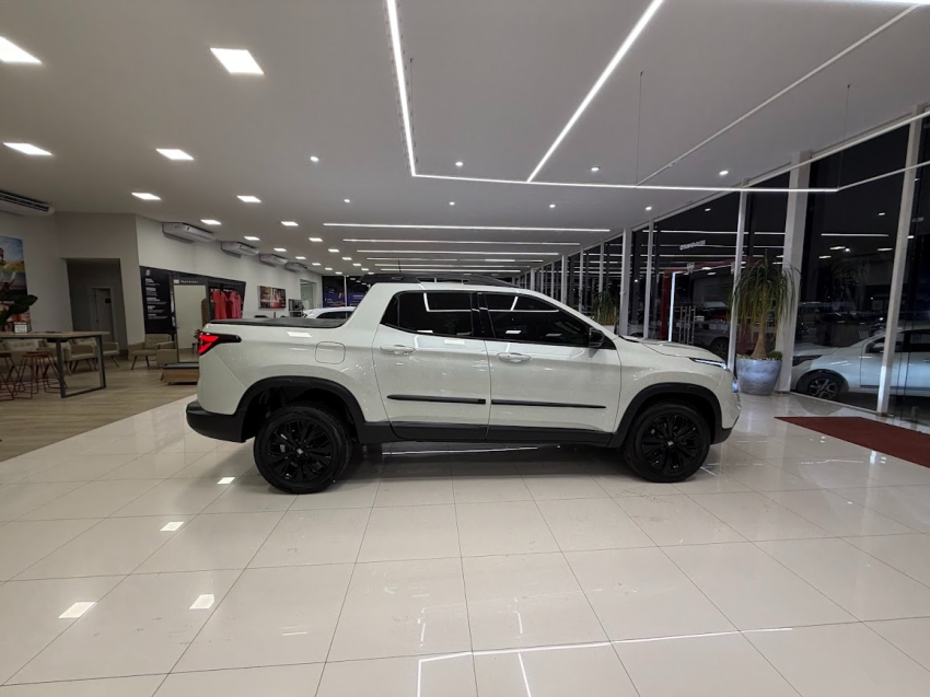 fiat toro 1.3 turbo 270 flex volcano at6 4p automatico 20243