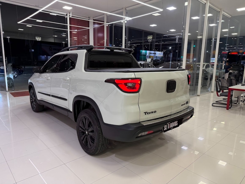 fiat toro 1.3 turbo 270 flex volcano at6 4p automatico 20246