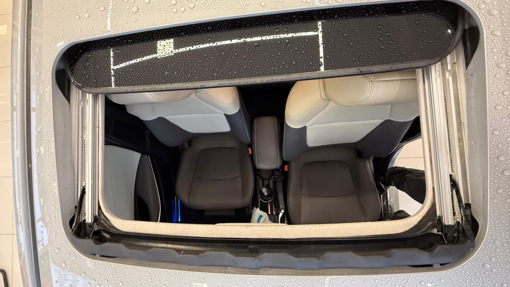 corolla altis premium hyb at13