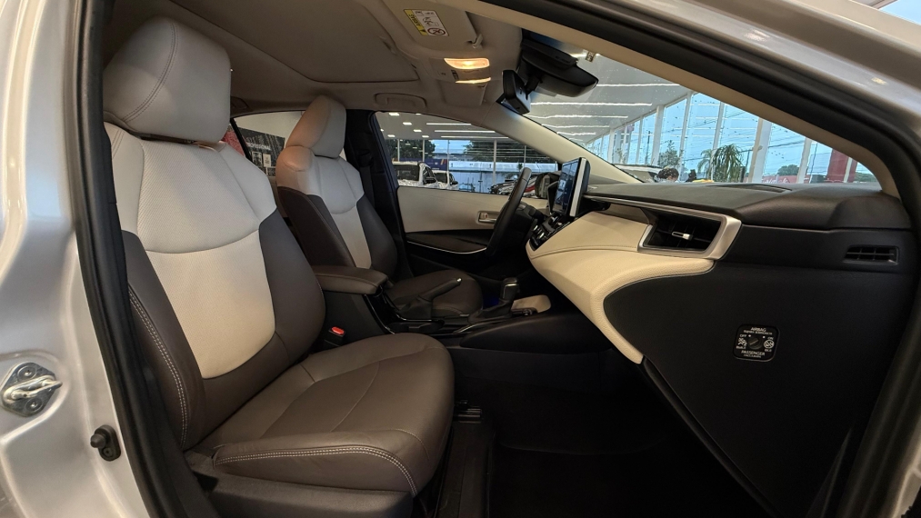 corolla altis premium hyb at11