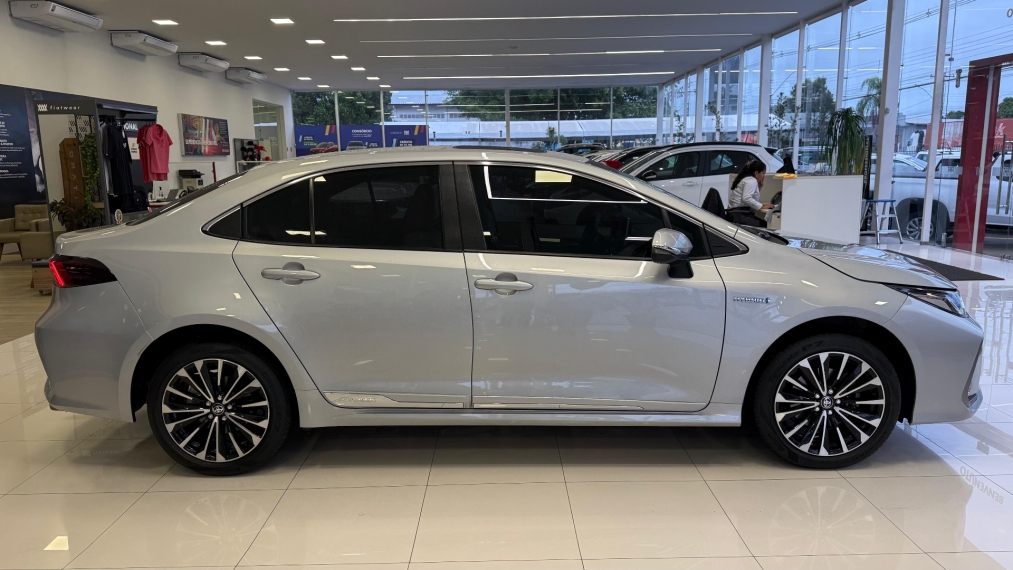 corolla altis premium hyb at9