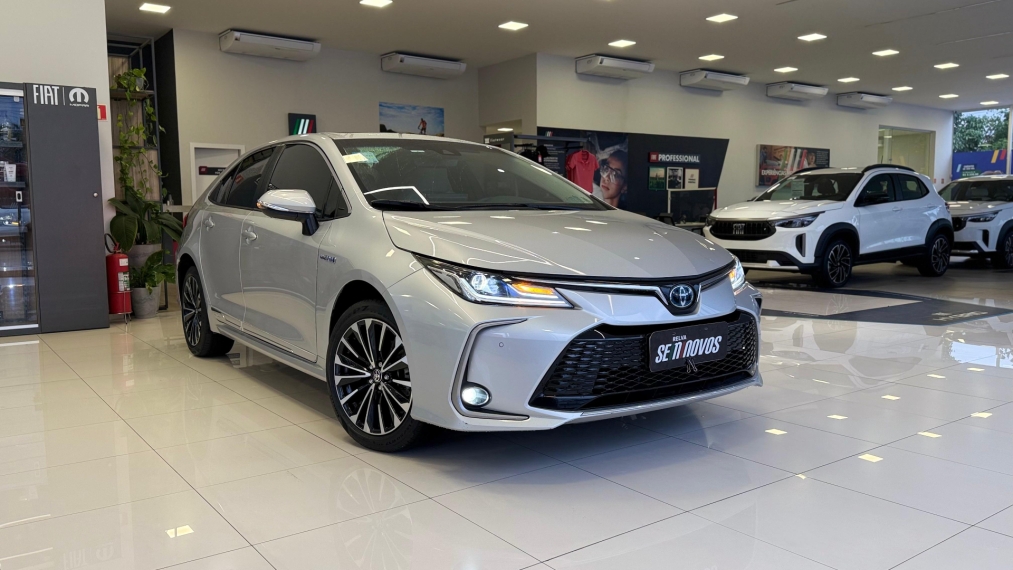 corolla altis premium hyb at2