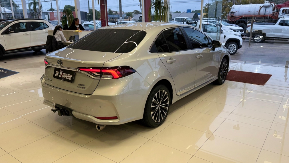 corolla altis premium hyb at3