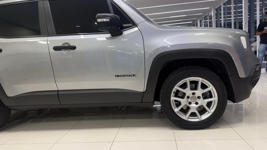 renegade sport 1.8 at8