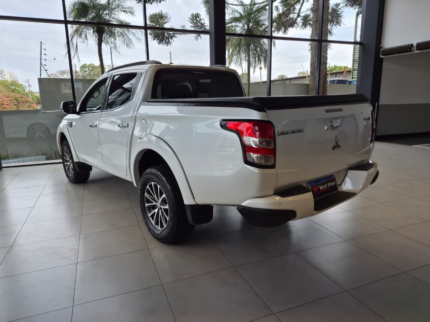 Mitsubishi L200 TRITON 2.4 16V TURBO DIESEL SPORT HPE-S CD 4P 4X4 AUTOMÁTICO 2019/2020