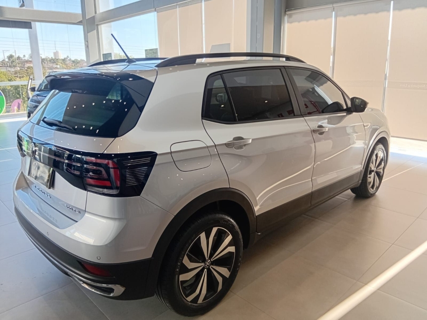 volkswagen t-cross 1.0 200 tsi total flex comfortline automatico 4p 202310