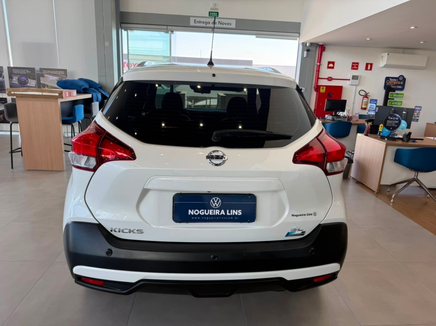 nissan kicks 1.6 16v flexstart sl 4p xtronic flex 5p automatico 201810