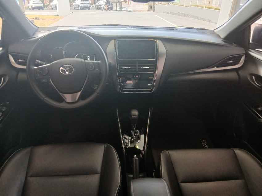toyota yaris 1.5 16v flex sedan xls connect multidrive 4p automatico 20233
