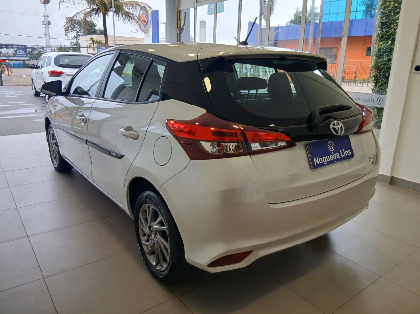toyota yaris 1.5 16v flex xs multidrive 4p automatico 20241
