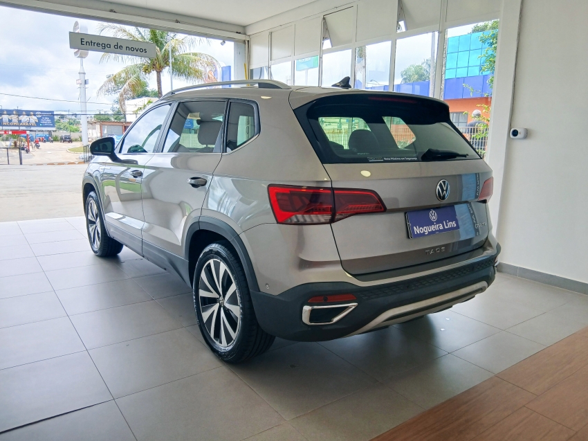 taos 1.4 250 tsi total flex highline automatico1