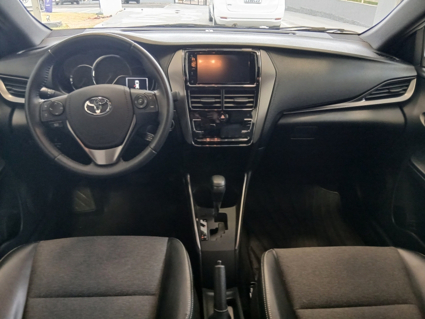 toyota yaris 1.5 16v flex xs multidrive 4p automatico 20243