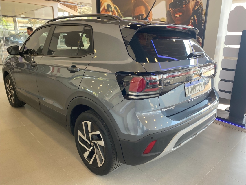 volkswagen t-cross 1.0 200 tsi total flex comfortline automatico 4p 20251