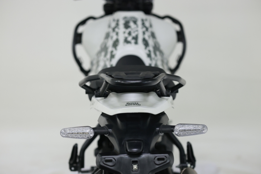 royal enfield himalayan top kamet white 450 gasolina manual 202629