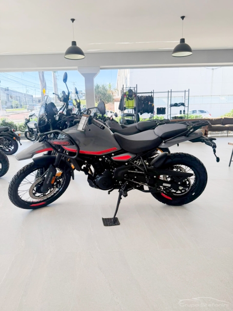 royal enfield himalayan mid slate salt/slate poppy blue (com camara) 450 gasolina manual 20273