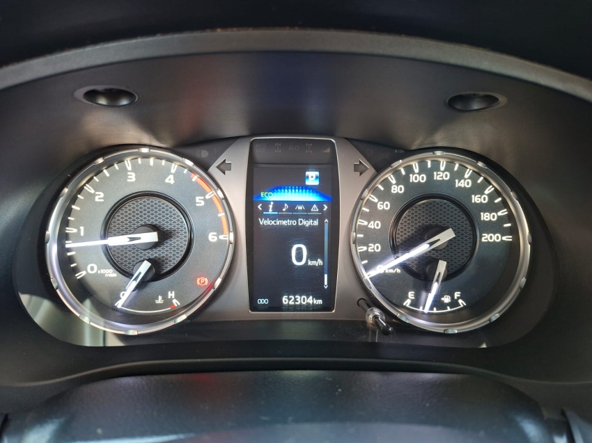 toyota hilux 2.8 d-4d turbo diesel cd srx 4x4 automatico 4p 20237