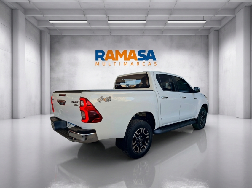 toyota hilux 2.8 d-4d turbo diesel cd srx 4x4 automatico 4p 20233