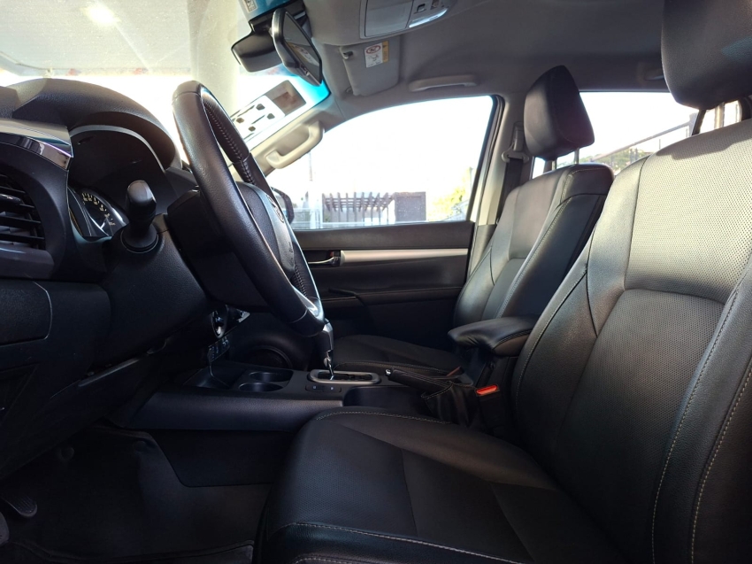 toyota hilux 2.8 d-4d turbo diesel cd srx 4x4 automatico 4p 202315