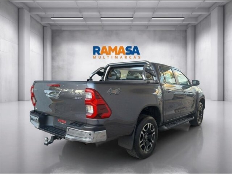 toyota hilux 2.8 d-4d turbo diesel cd srv 4x4 automatico 4p 20252