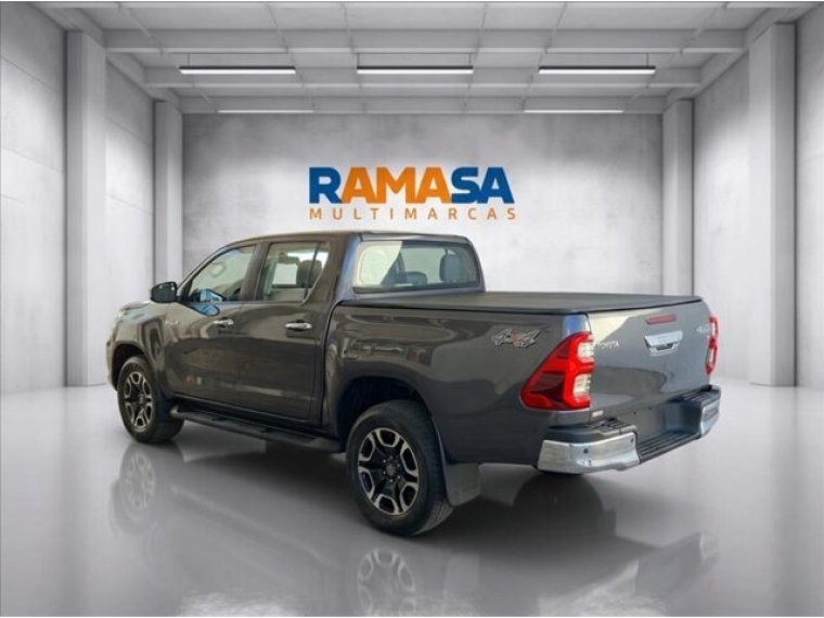 toyota hilux 2.8 d-4d turbo diesel cd srv 4x4 automatico 4p 20243