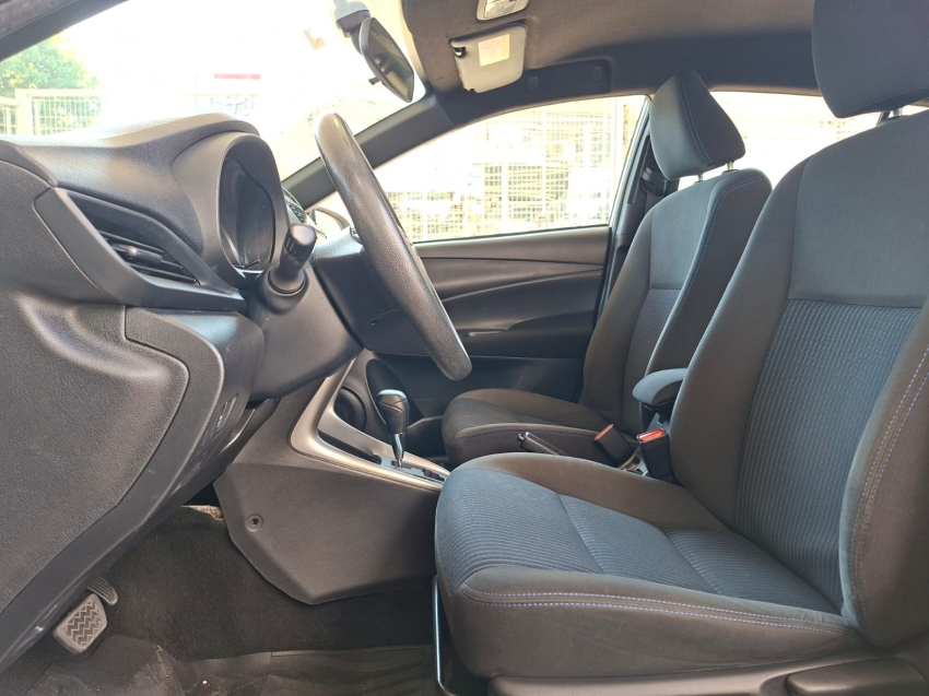toyota yaris 1.3 16v flex xl live multidrive 5p automatico 20205