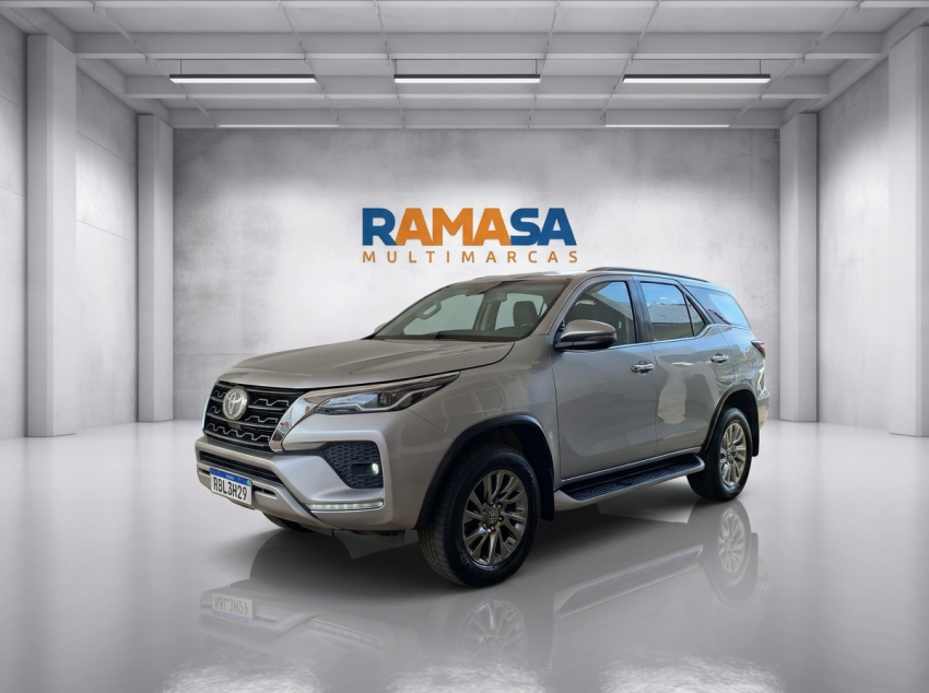 toyota hilux sw4 2.8 d-4d turbo diesel srx 7l 4x4 automatico 5p 2021