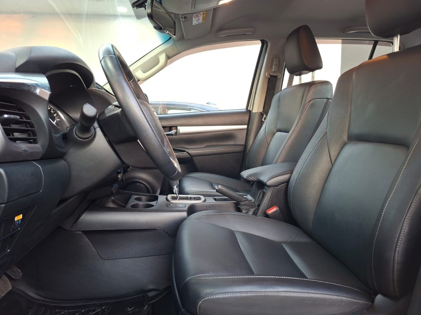 toyota hilux 2.8 d-4d turbo diesel cd srv 4x4 automatico 4p 20227