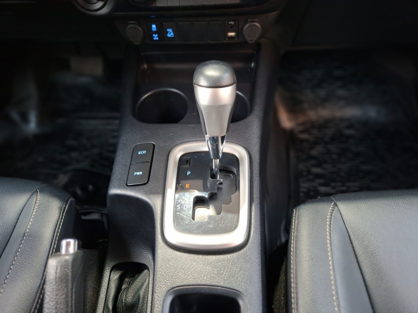 toyota hilux 2.8 d-4d turbo diesel cd srv 4x4 automatico 4p 20228