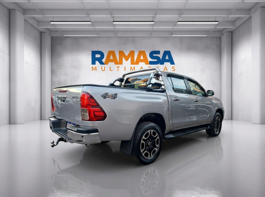 toyota hilux 2.8 d-4d turbo diesel cd srv 4x4 automatico 4p 20223
