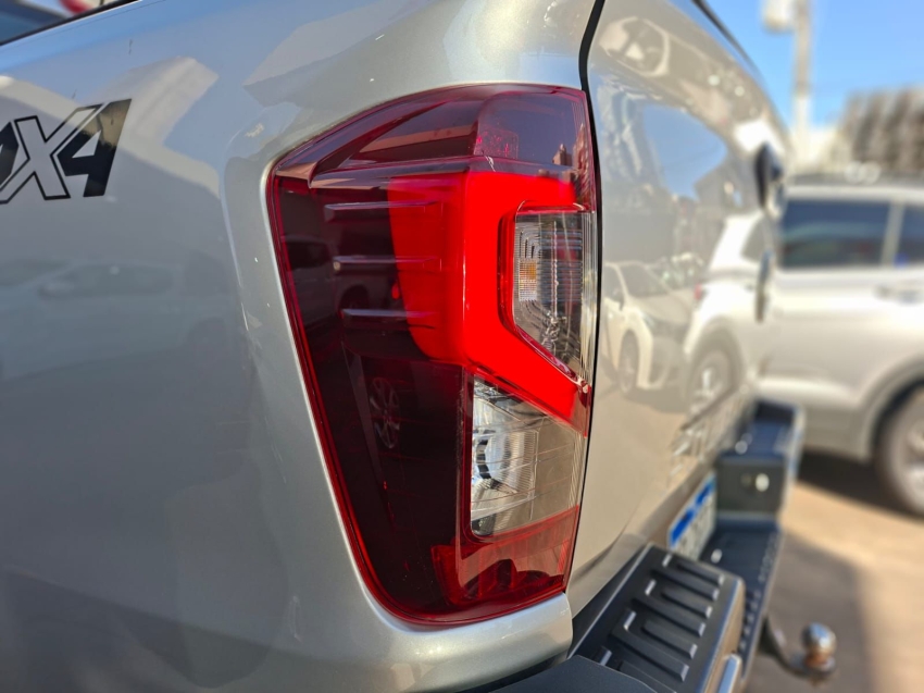 nissan frontier 2.3 16v turbo diesel platinum cd 4x4 automatico 4p 20244